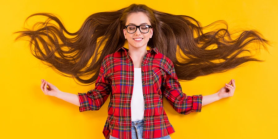 А Hair Growth Tips: How to Grow Hair Faster - AdobeStock