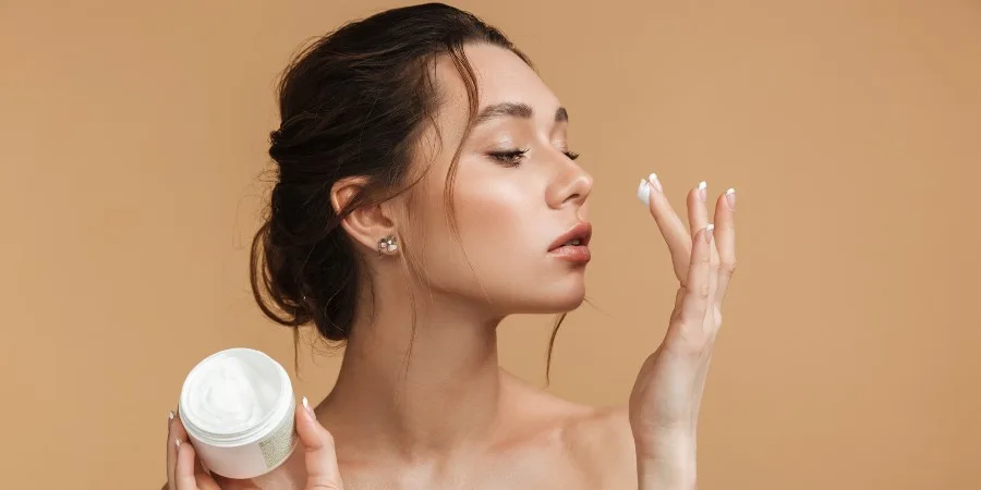 How To Care For Facial Skin In Summer And Winter - AdobeStock How To Care For Facial Skin In Summer And Winter - AdobeStock