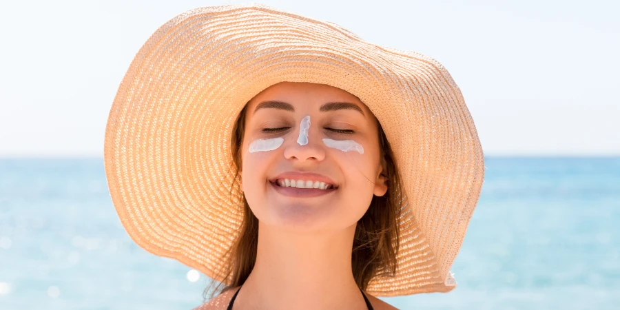 How To Care For Facial Skin In Summer And Winter - AdobeStock How To Care For Facial Skin In Summer And Winter - AdobeStock