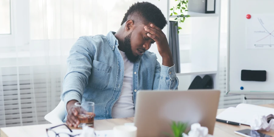 What Weakens the Immune System? 5 Habits to Avoid - AdobeStock What Weakens the Immune System? 5 Habits to Avoid - AdobeStock