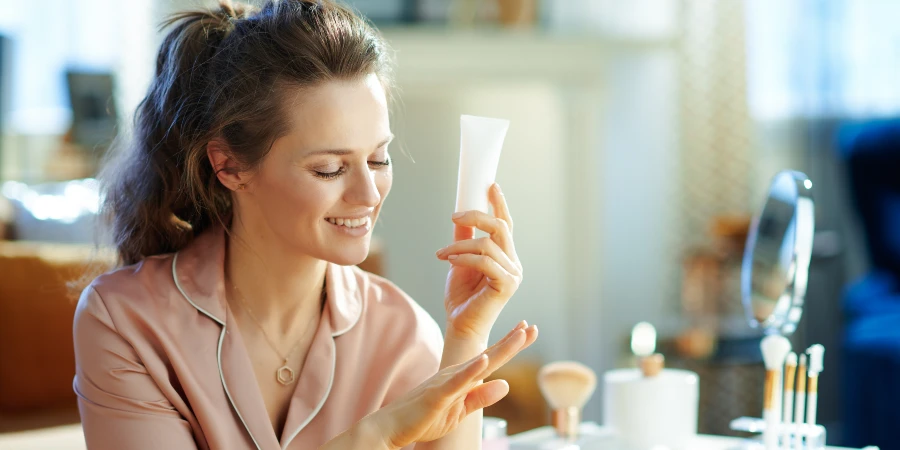 How To Care For Facial Skin In Summer And Winter - AdobeStock How To Care For Facial Skin In Summer And Winter - AdobeStock