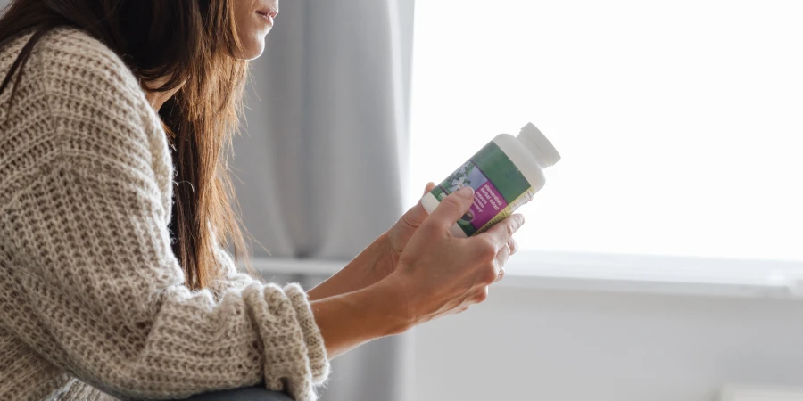 When Is the Best Time to Take Vitamins and Supplements? - AdobeStock