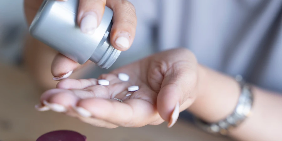 How to Choose the Best Multivitamin for Your Health - AdobeStock