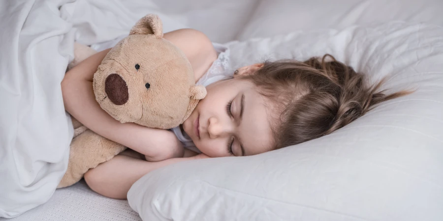 How Magnesium Helps You Calm Down and Fall Asleep - AdobeStock How Magnesium Helps You Calm Down and Fall Asleep - AdobeStock