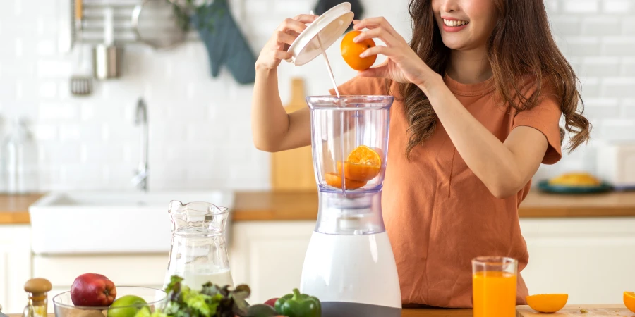 How Does Vitamin C Really Help the Immune System? - AdobeStock