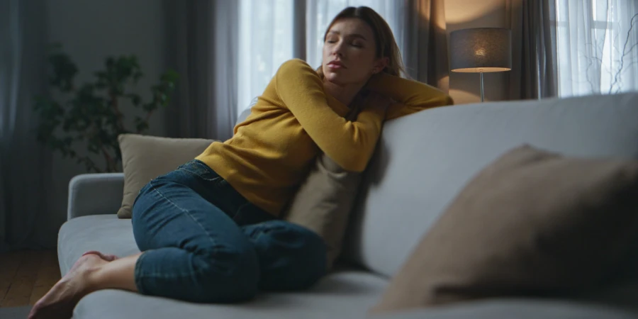 Autumn Fatigue and Drowsiness — The Best Supplements to Boost Energy - AdobeStock