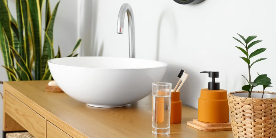 What Is Tonsillitis And How To Treat It? - salt water
