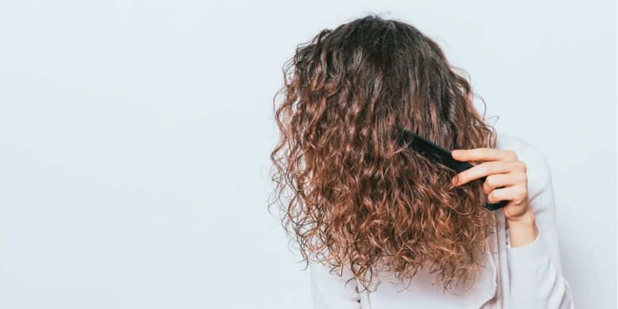How to Care for Dry Hair: Top Tips - hair moisturizing