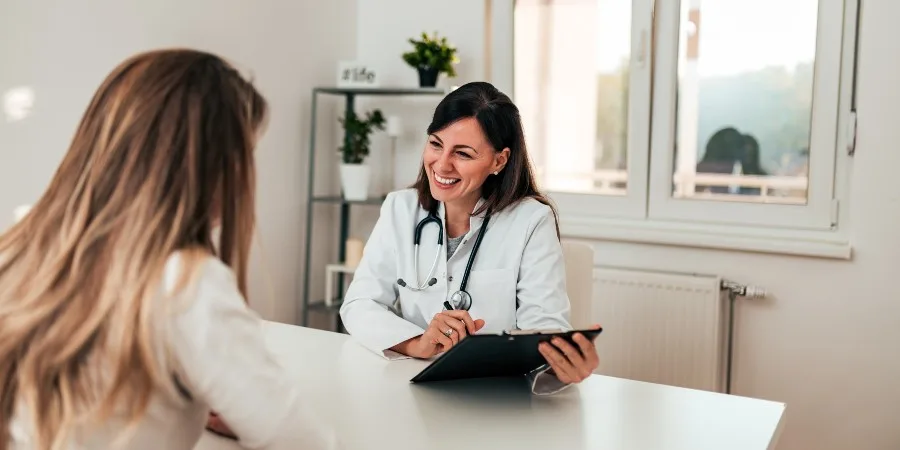 Inositol 40:1 - What It's For and How to Take It Properly - doctor female patient Inositol 40:1 - What It's For and How to Take It Properly - doctor female patient
