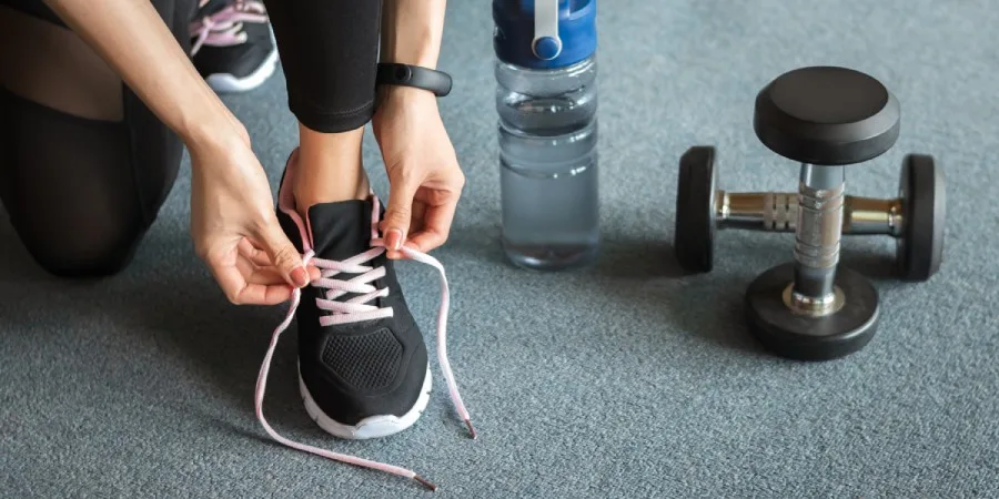 11 Best Remedies for Swollen Legs and Feet - swollen feet exercise